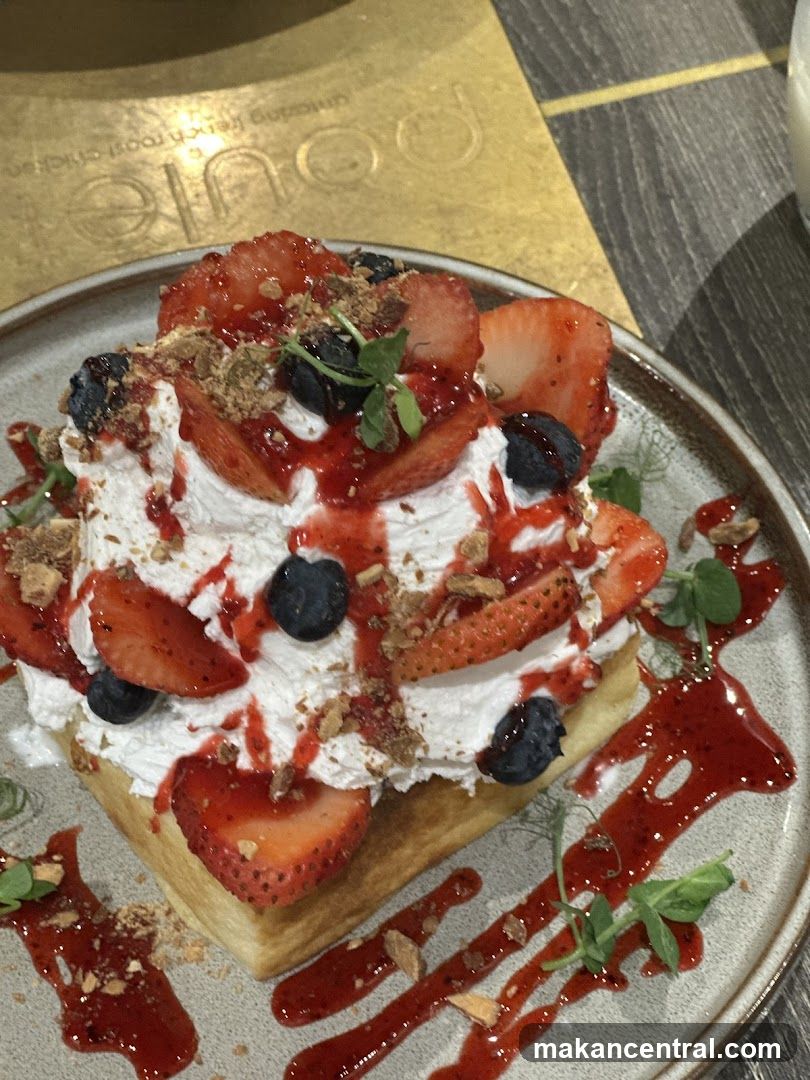 Dessert with Strawberries and Blueberries