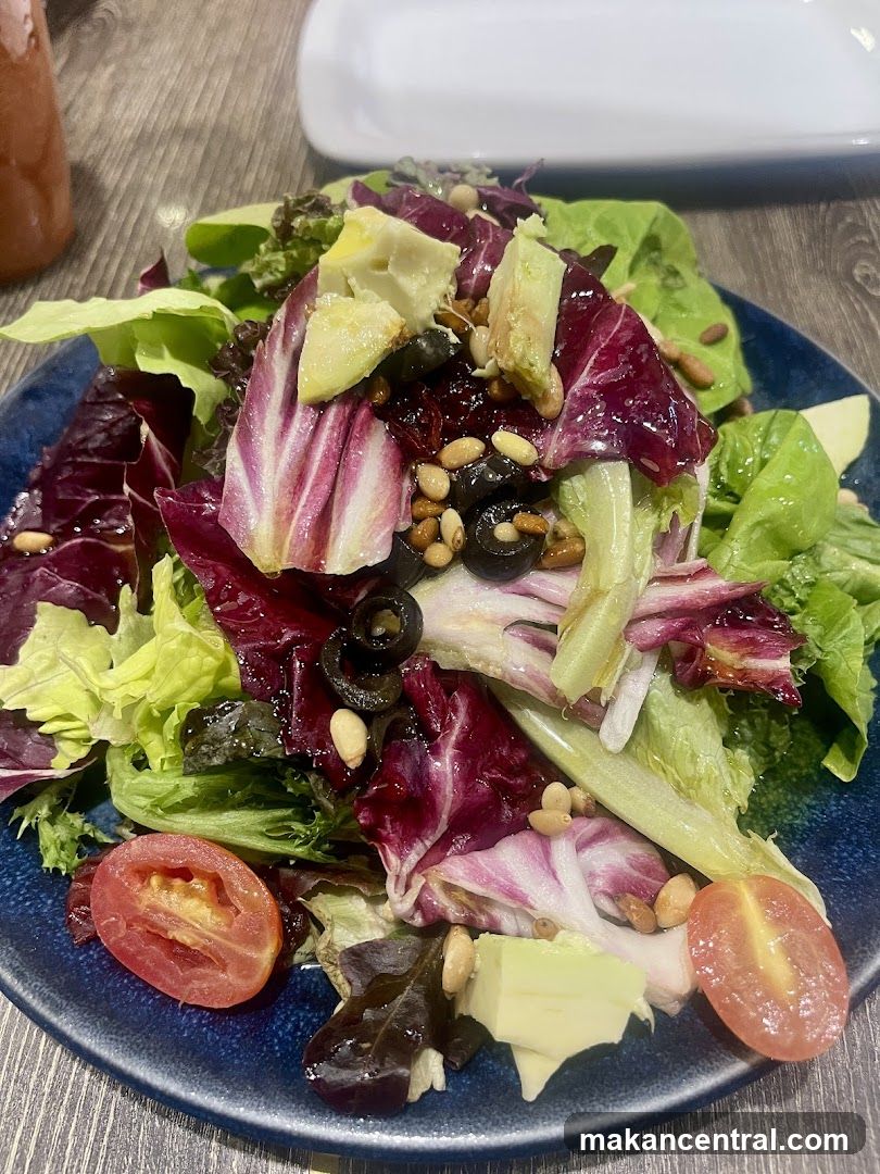 Salad with Avocado and Olives