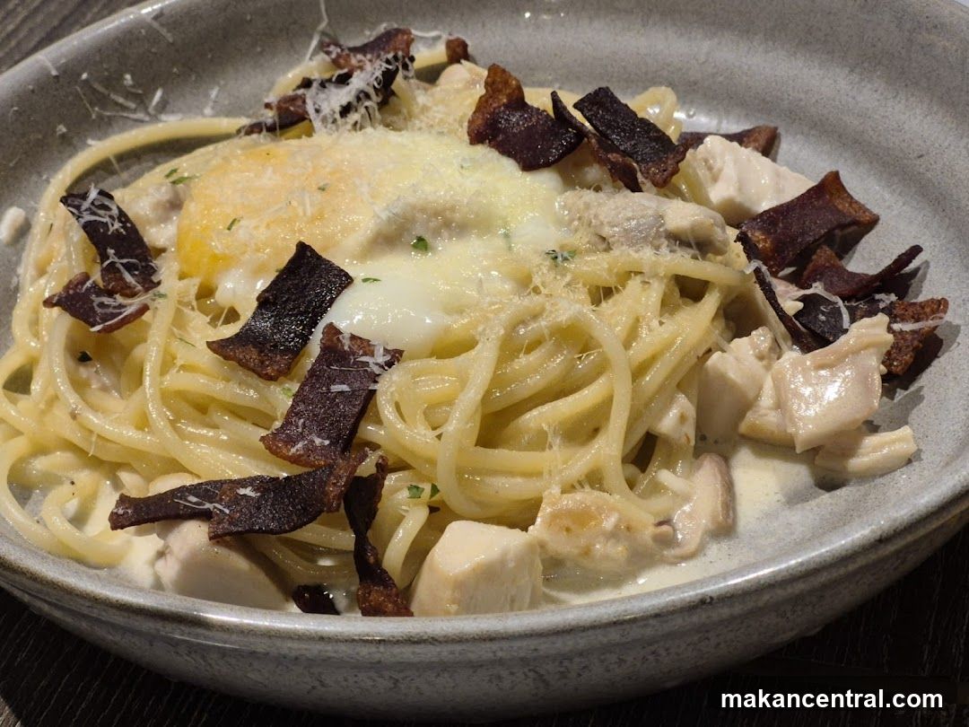 Spaghetti Carbonara with Bacon and Egg