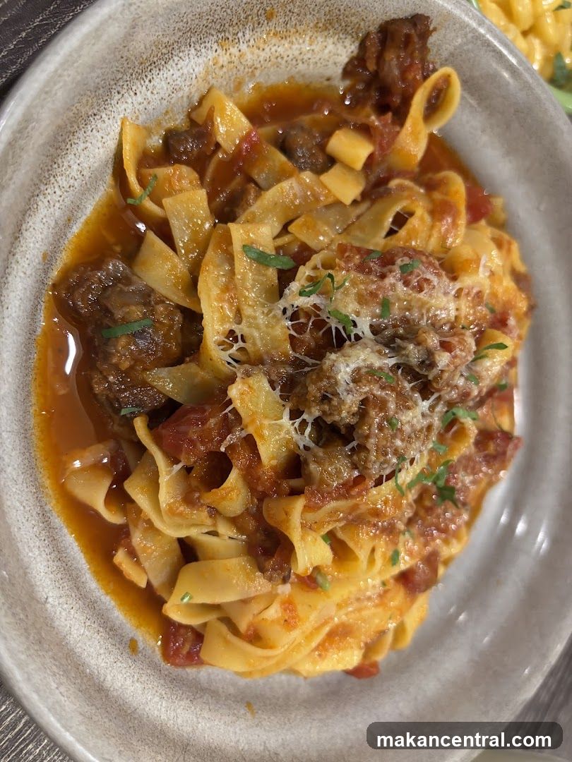Fettuccine with Meat Sauce