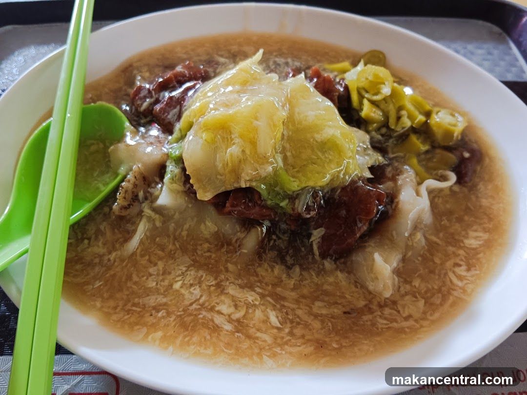 Noodles with Gravy and Vegetables