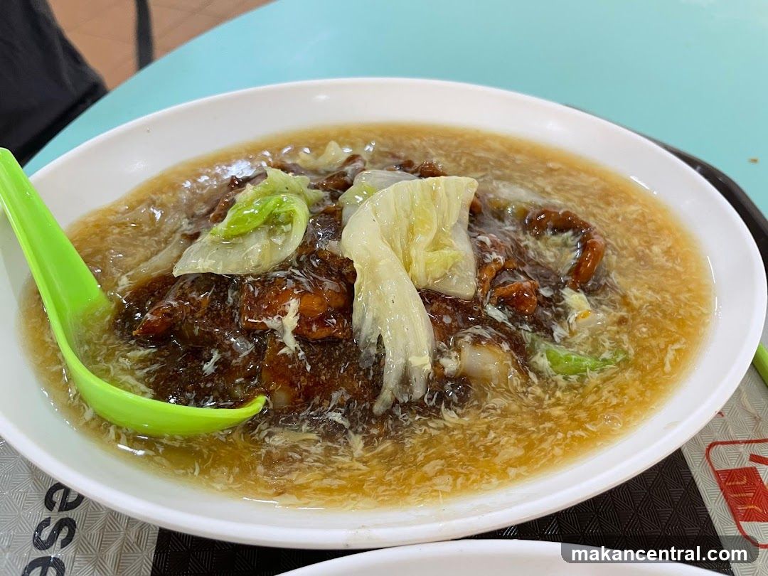 Braised Noodles with Vegetables and Egg