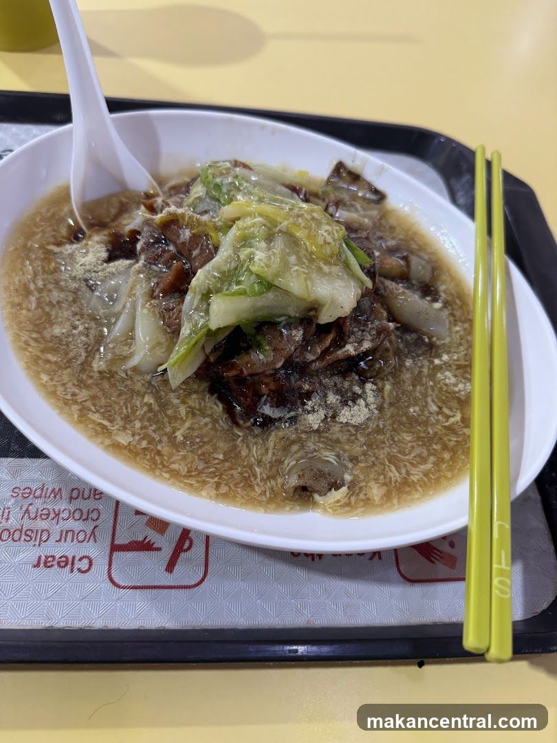 Noodles with Gravy and Vegetables