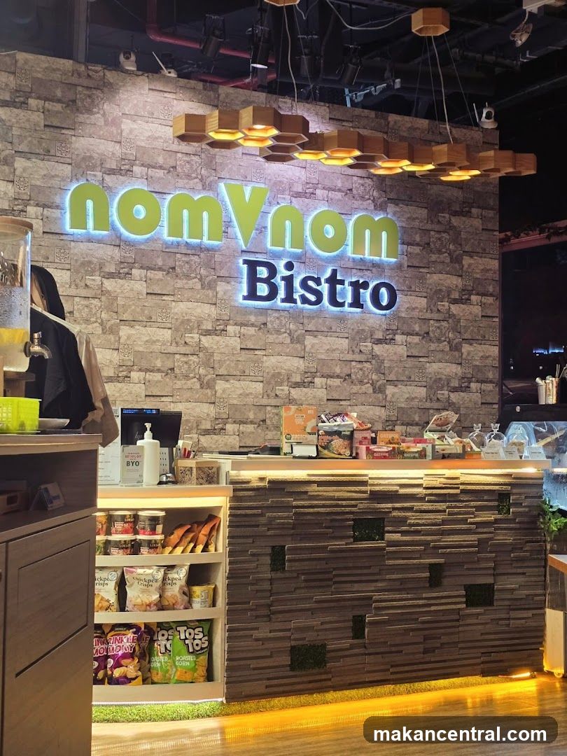 NomVnom Bistro Counter