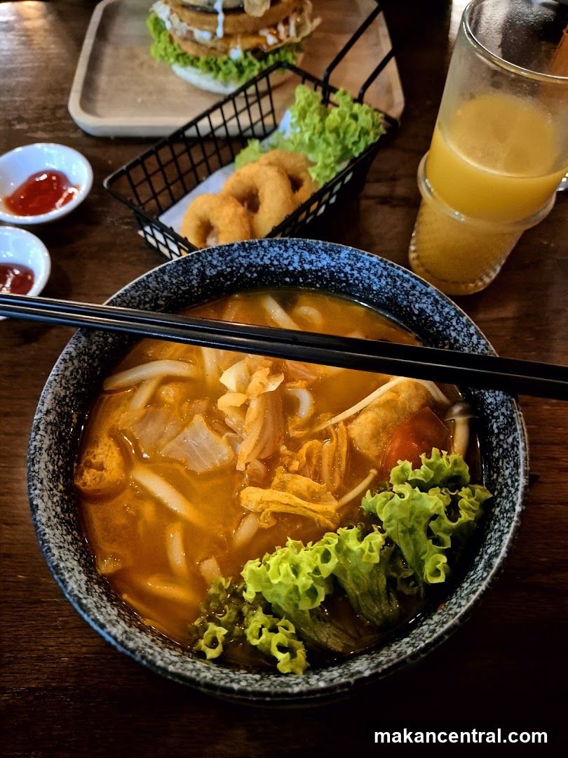 Noodle Soup and Onion Rings