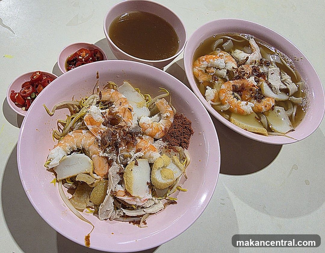 Noodles with Shrimp and Fish Cakes