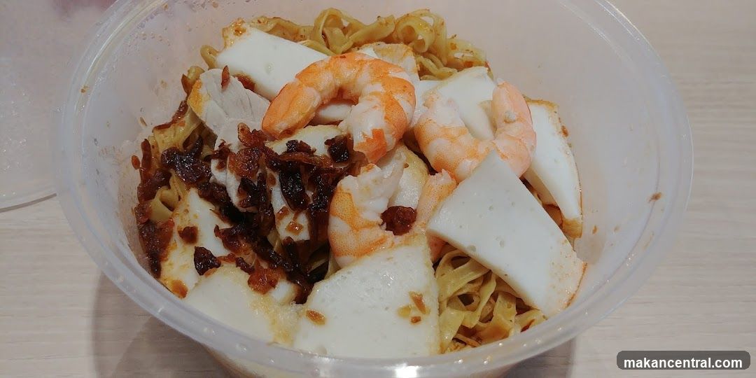 Noodles with Shrimp and Fish Cake