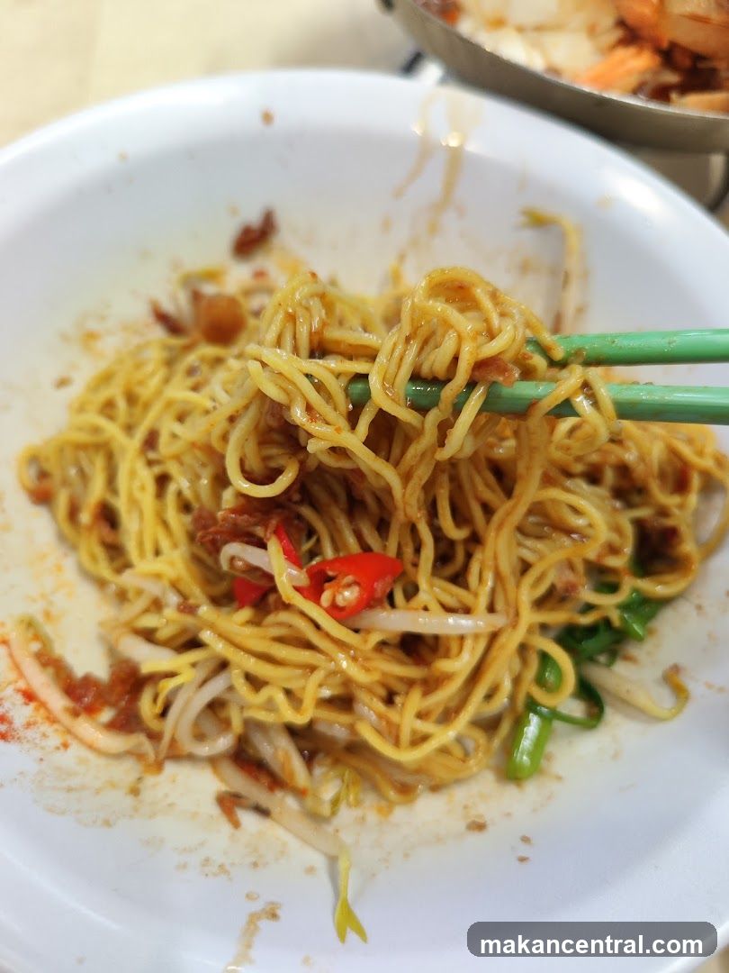 Noodles with Chili and Bean Sprouts