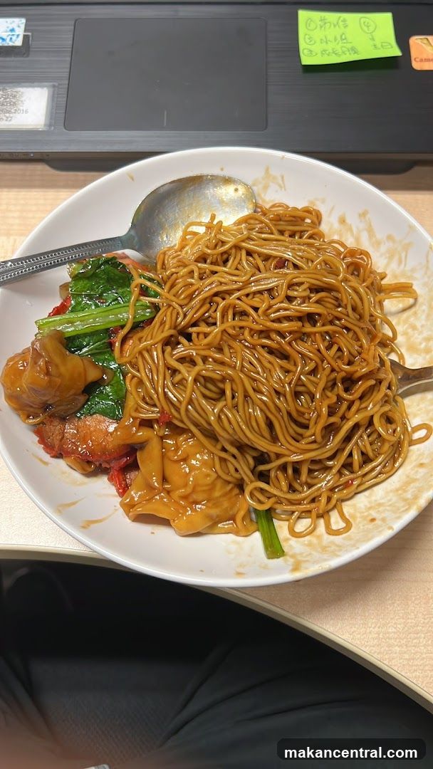 Noodles with Meat and Greens