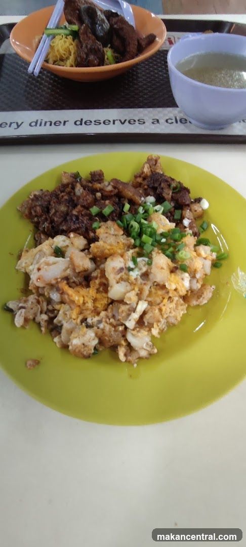 Fried Carrot Cake with Shrimp and Meat