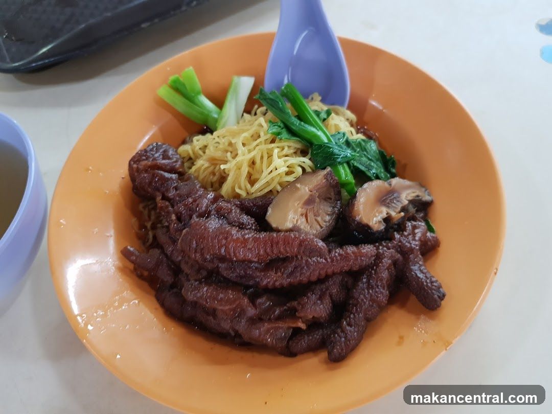 Braised Chicken Feet Noodles