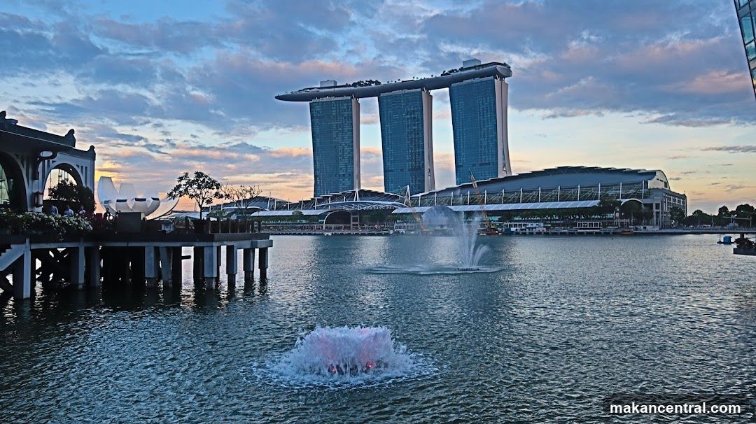 Marina Bay Sands and waterfront at dusk