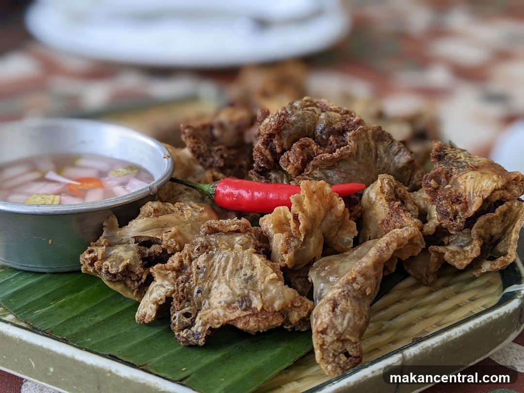 Crispy Fried Dish with Dipping Sauce