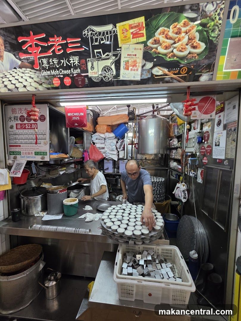 Food stall preparing chwee kueh