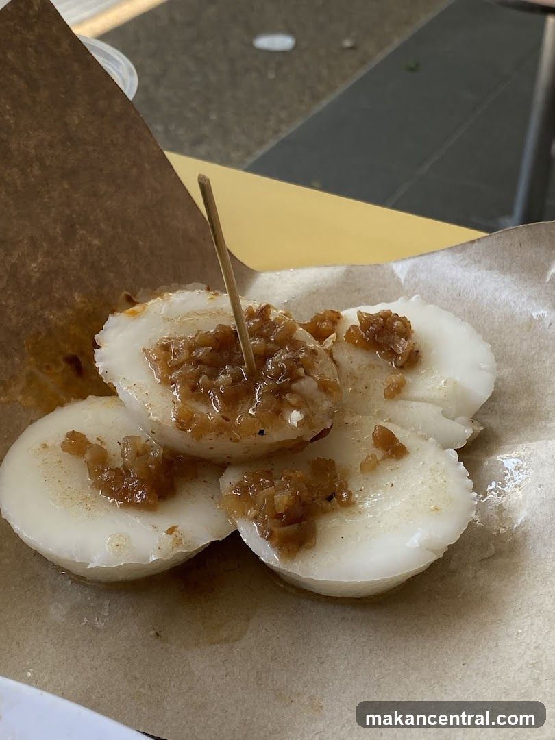 Steamed Rice Cakes with Toppings