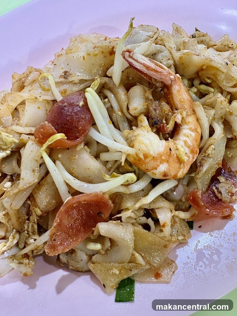 Stir-fried Noodles with Shrimp and Sausage