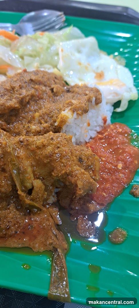 Chicken Rendang with Rice and Fried Egg