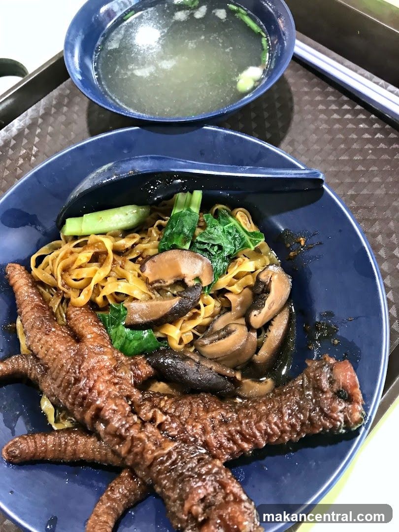 Noodles with Chicken Feet and Mushrooms