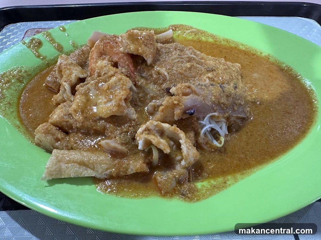 Curry Noodles with Seafood