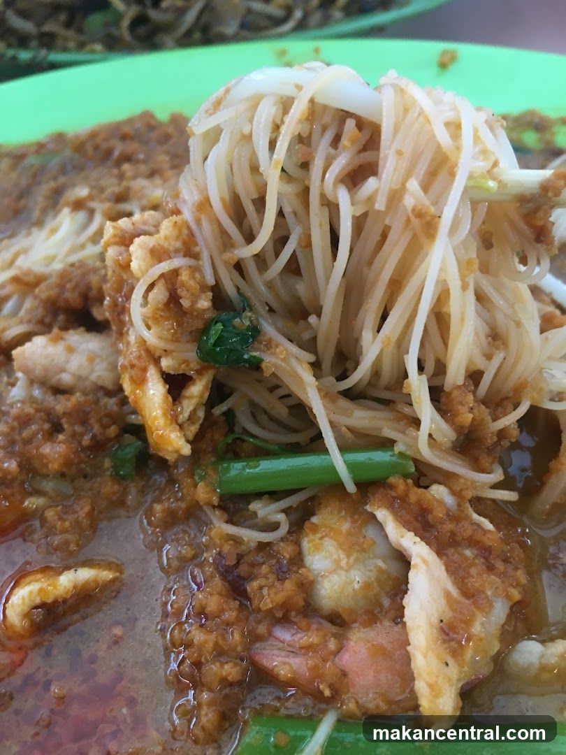 Noodles with Shrimp and Chicken