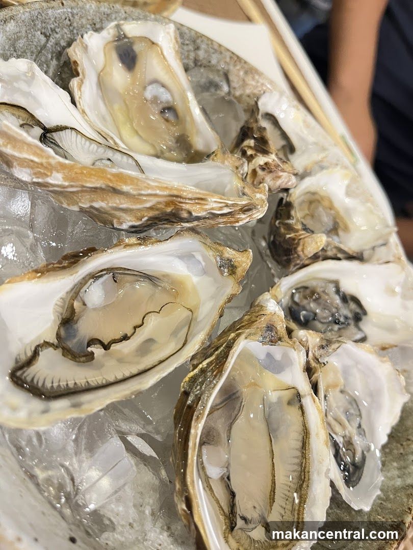 Fresh Oysters on Ice