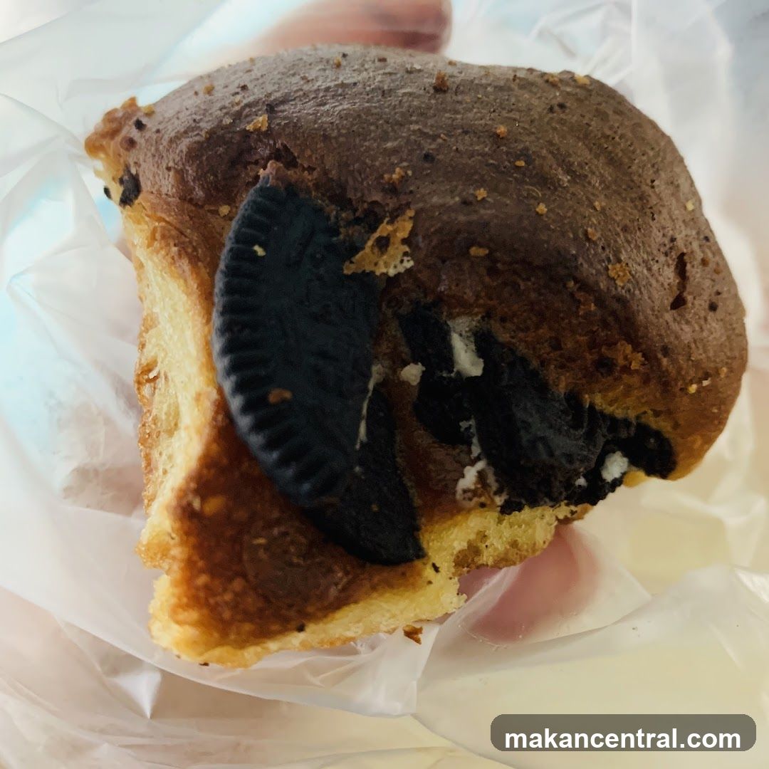 Oreo-Topped Pastry