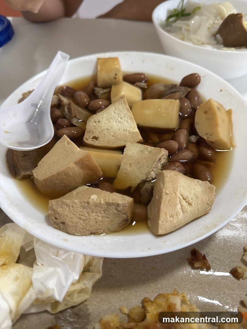 Braised Tofu and Peanuts