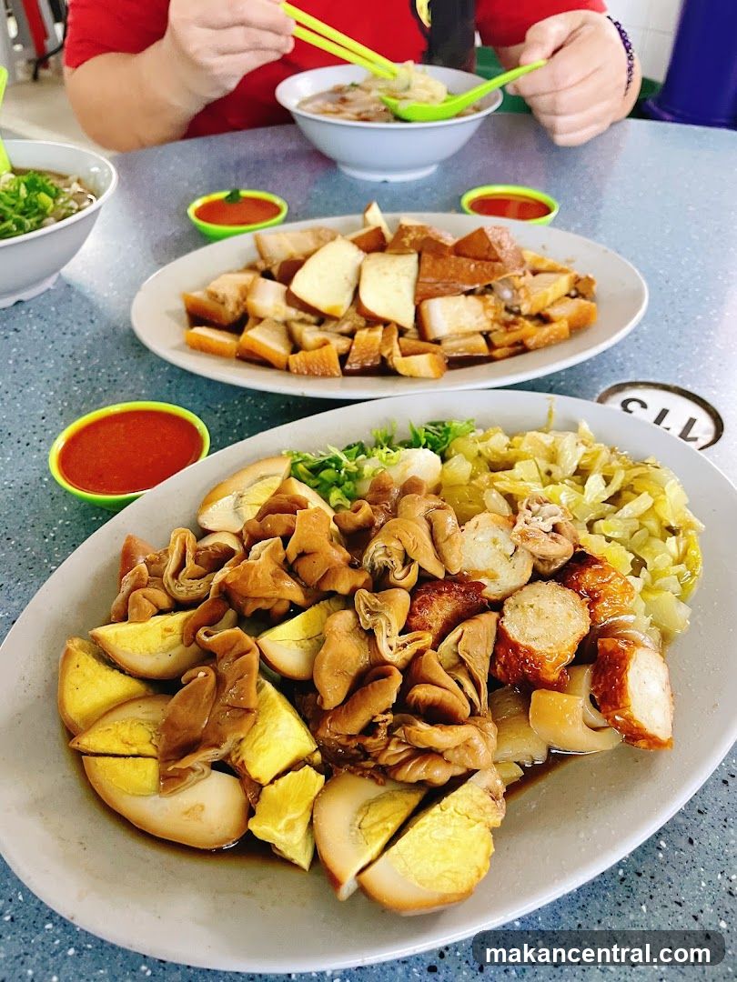 Braised Dishes with Eggs and Tofu