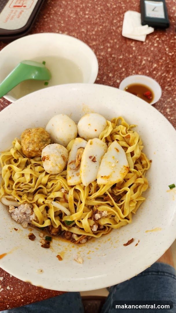 Noodles with Fish Balls and Minced Meat