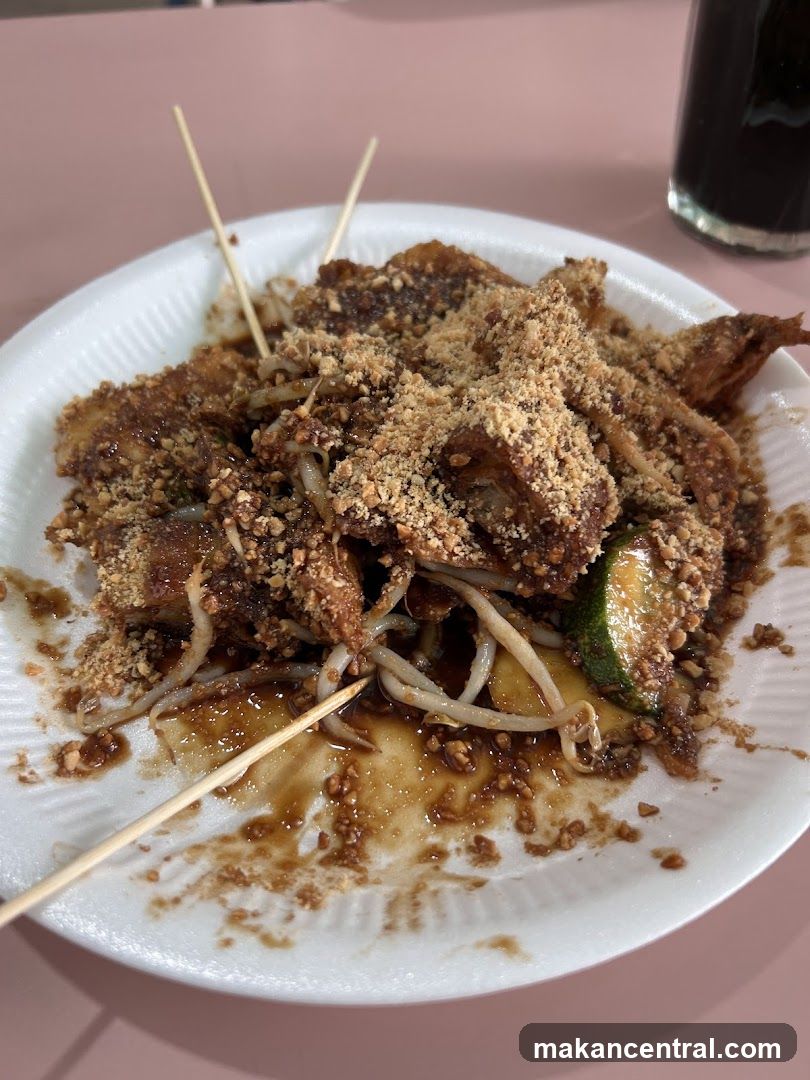 Fried Snacks with Sauce and Peanuts