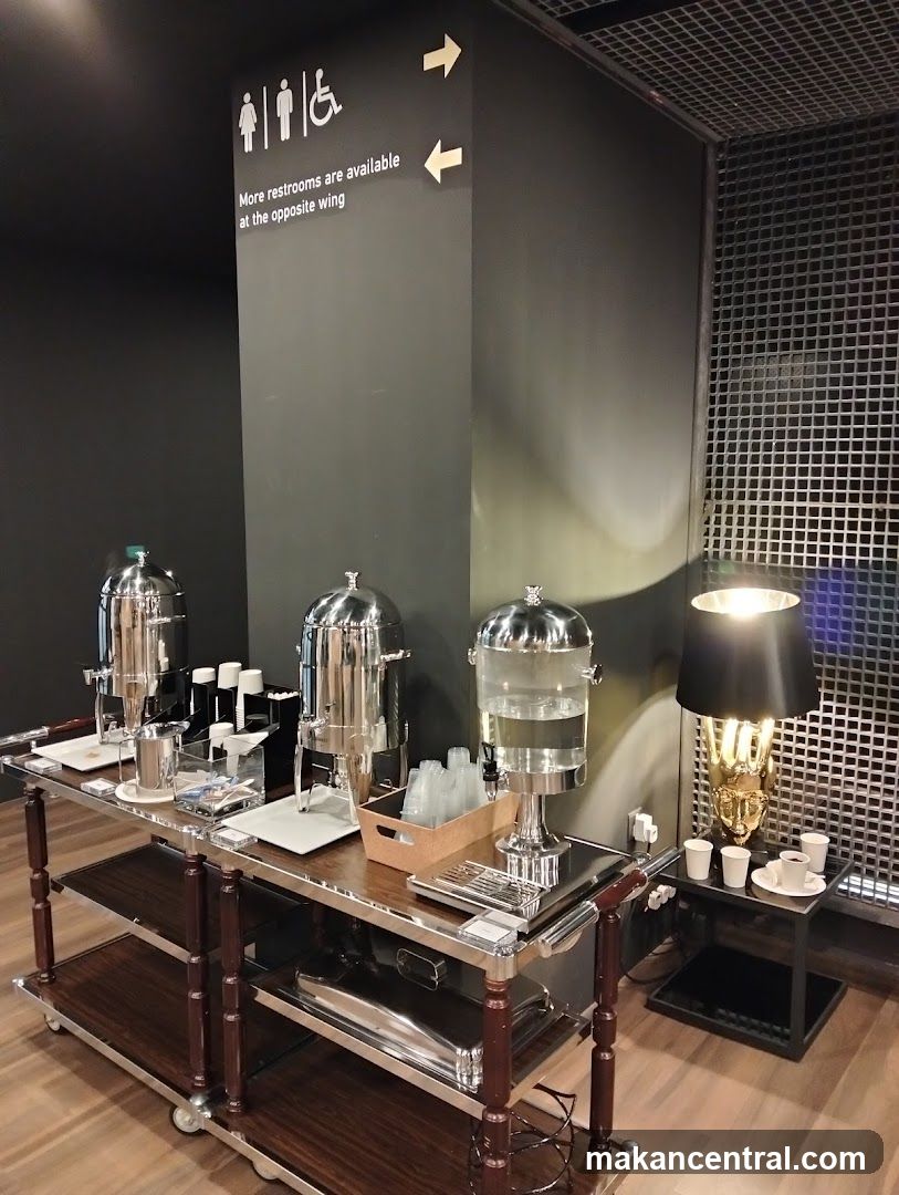 Hill Street Coffee Shop - SQ 2