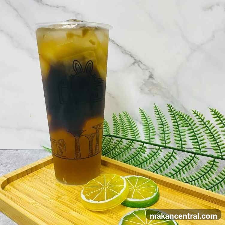 Iced Tea with Fruit Slices