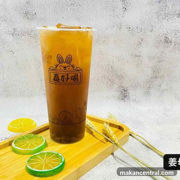 Iced Tea with Lemon Slices