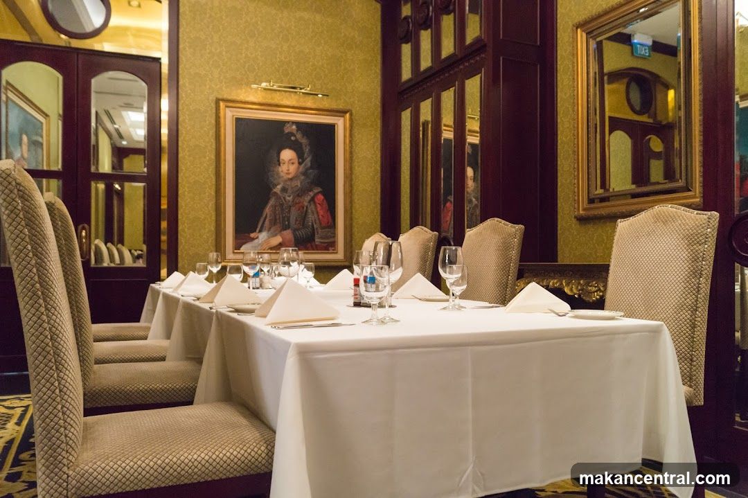 Elegant Dining Room Setup