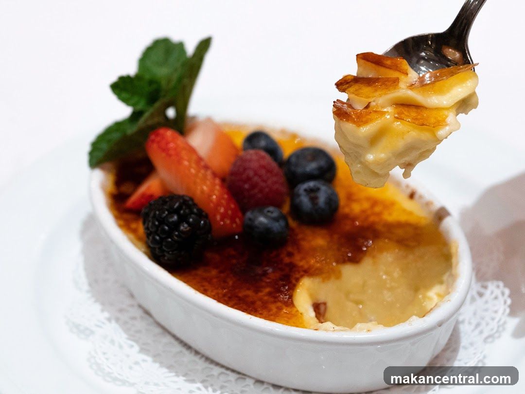 Creme Brulee with Berries