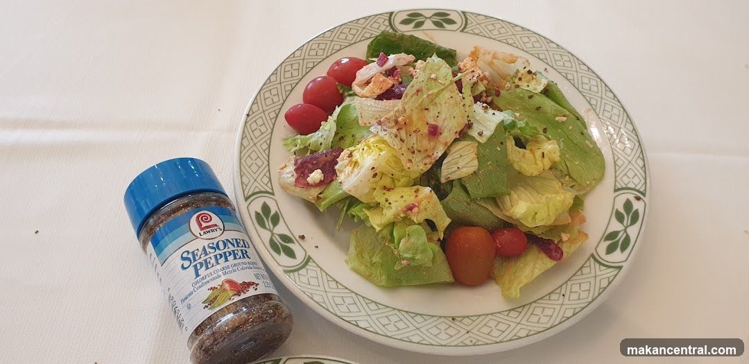 Salad with Seasoned Pepper