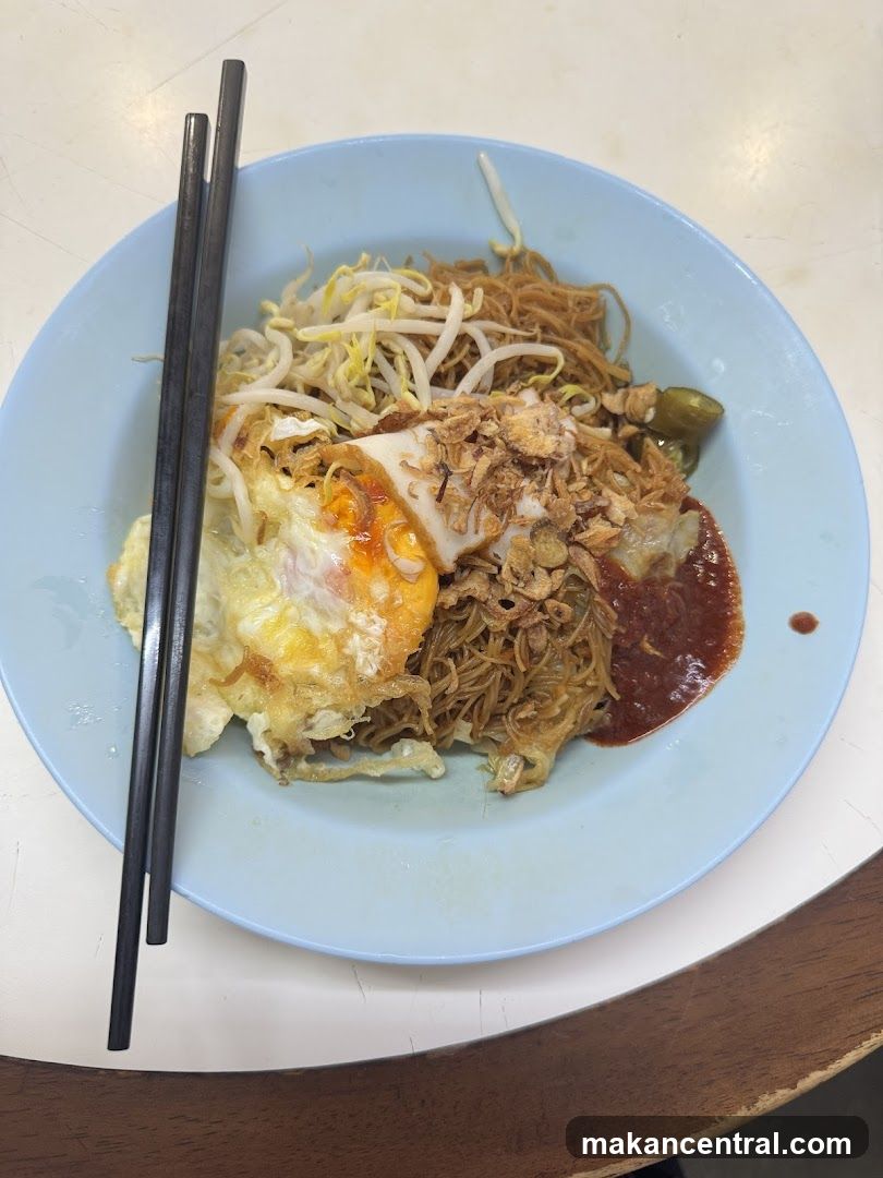 Noodles with Fried Egg and Bean Sprouts