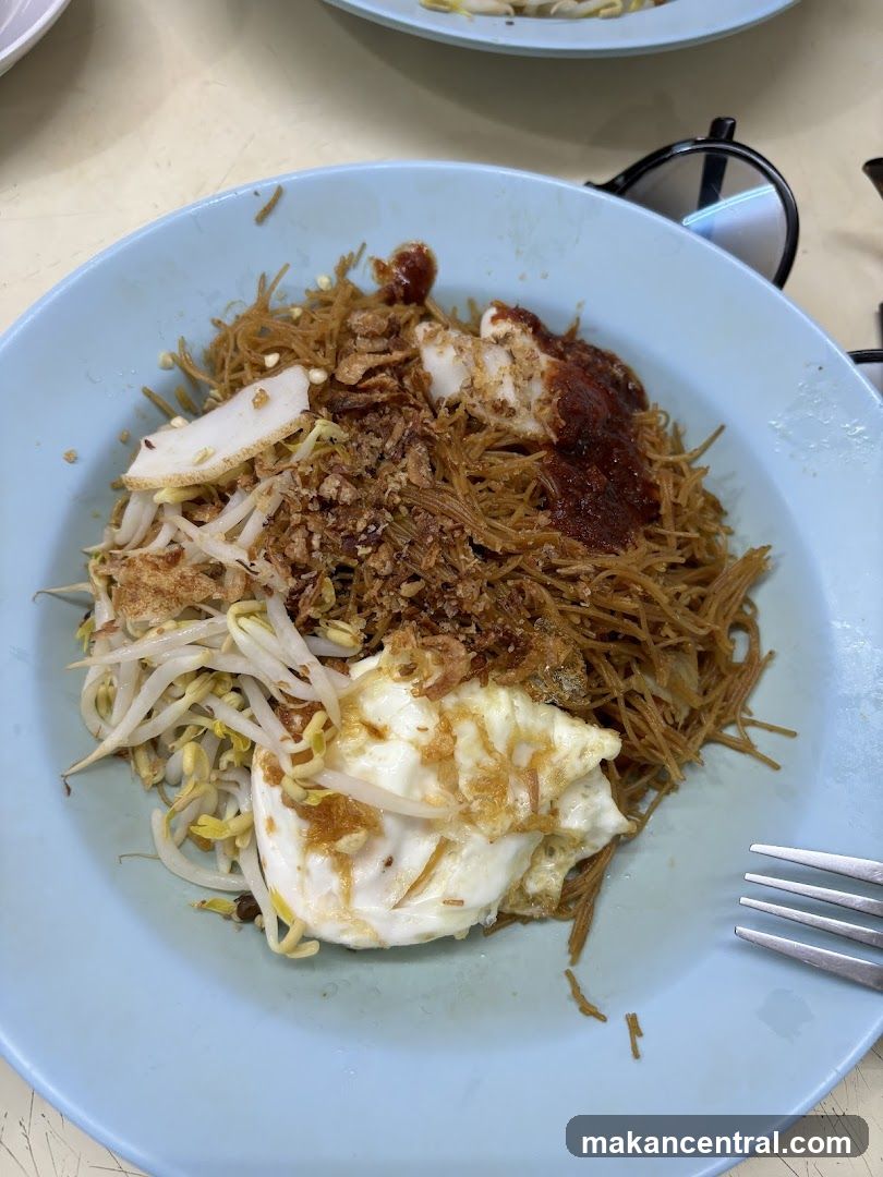 Noodles with Egg and Fish Cake