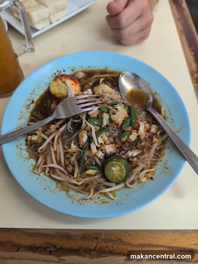 Noodle Dish with Egg and Lime