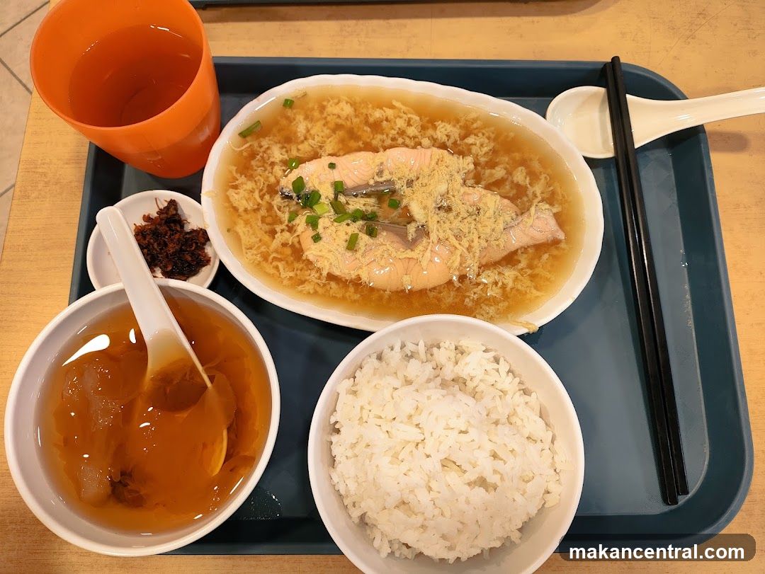 Steamed Salmon with Egg and Rice