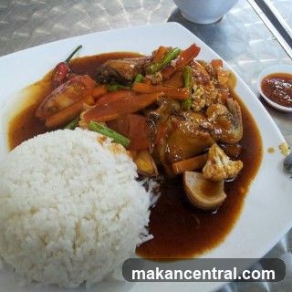 Chicken and Vegetable Stir-fry with Rice