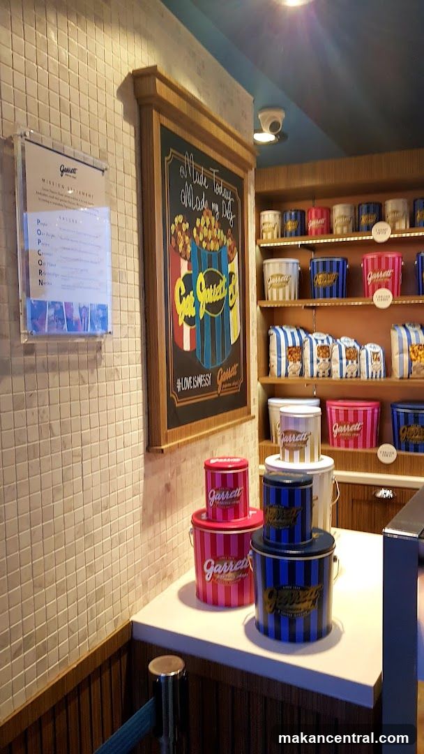 Garrett Popcorn Shop Interior
