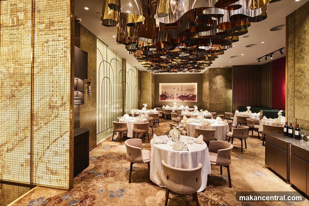 Elegant Restaurant Dining Room