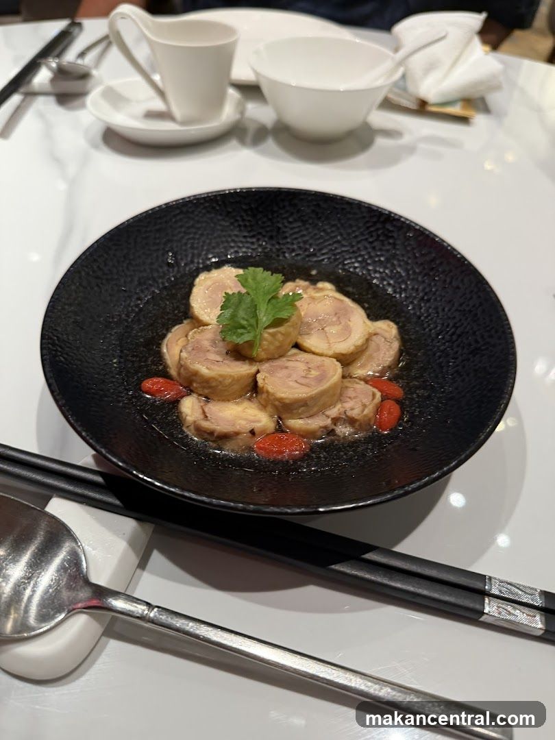 Chicken dish with goji berries