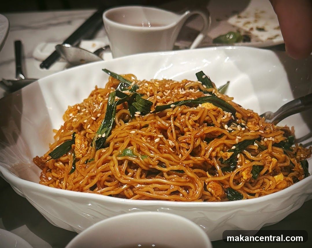 Noodles with Sesame Seeds and Greens