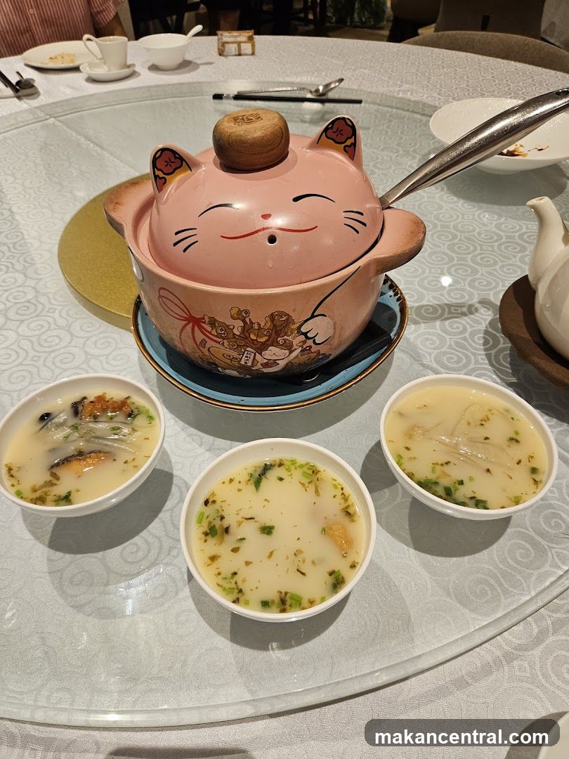 Soup served in a cat-shaped pot