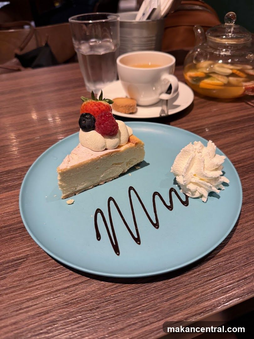 Cheesecake with Berries and Tea