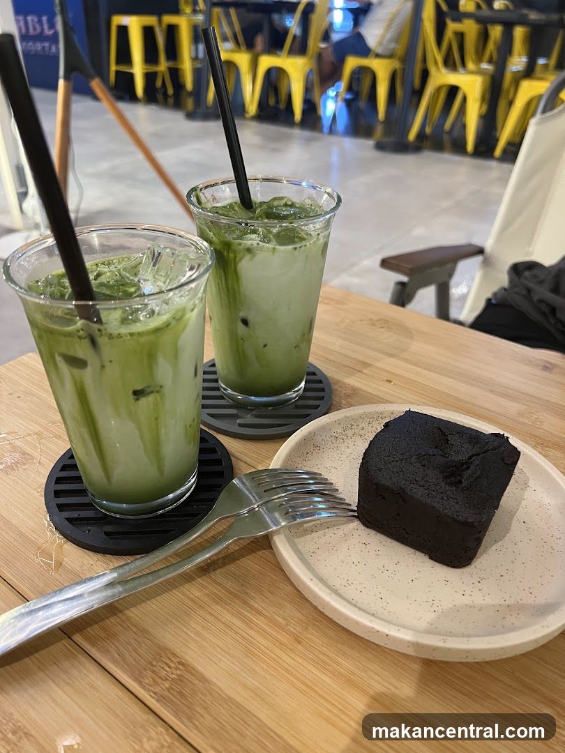 Matcha Drinks and Brownie