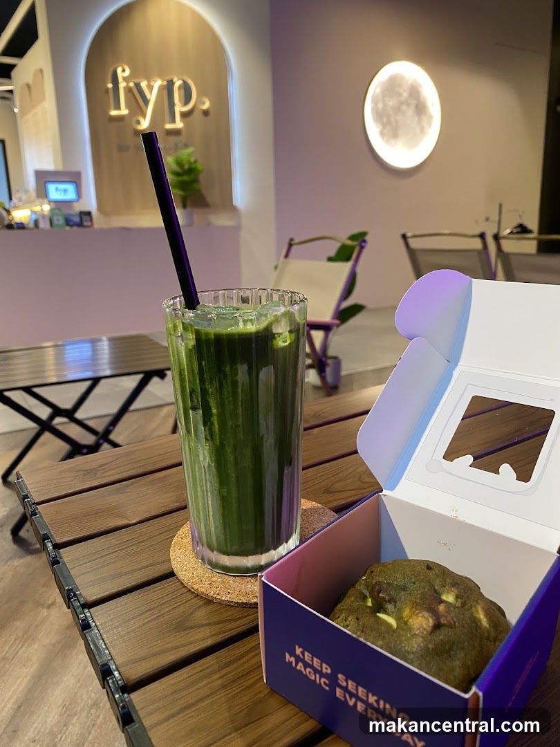 Matcha Drink and Cookie