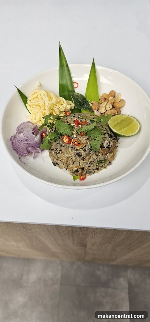 Rice dish with accompaniments